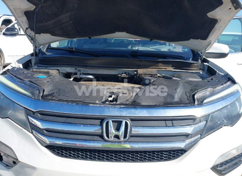 Photo 10 of 2017 Honda Pilot EX-L (VIN 5FNYF6H55HB029298)