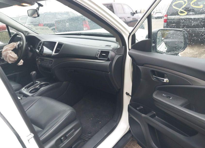 Photo 5 of 2017 Honda Pilot EX-L (VIN 5FNYF6H55HB085824)