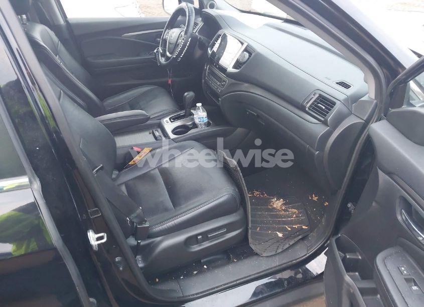 Photo 5 of 2018 Honda Pilot EX-L (VIN 5FNYF6H55JB027556)