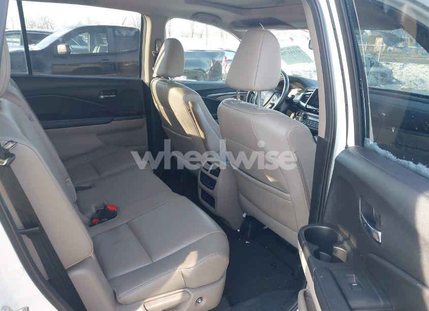 Photo 8 of 2018 Honda Pilot EX-L (VIN 5FNYF6H55JB034944)