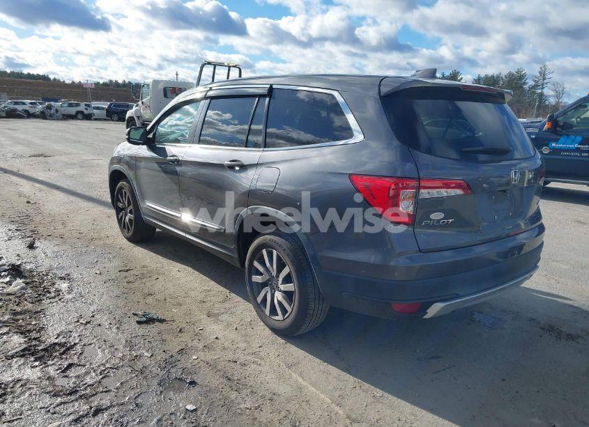 Photo 3 of 2019 Honda Pilot EX-L (VIN 5FNYF6H55KB033651)