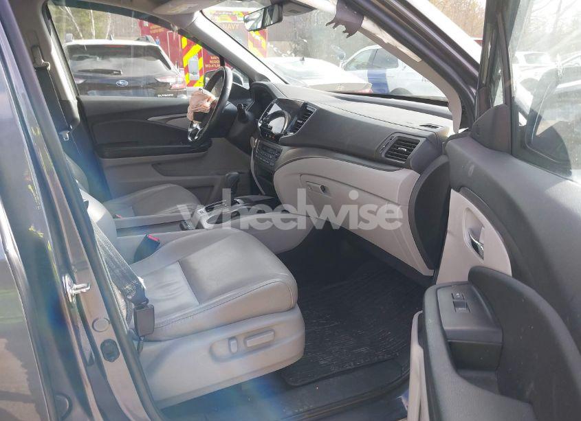 Photo 5 of 2019 Honda Pilot EX-L (VIN 5FNYF6H55KB033651)