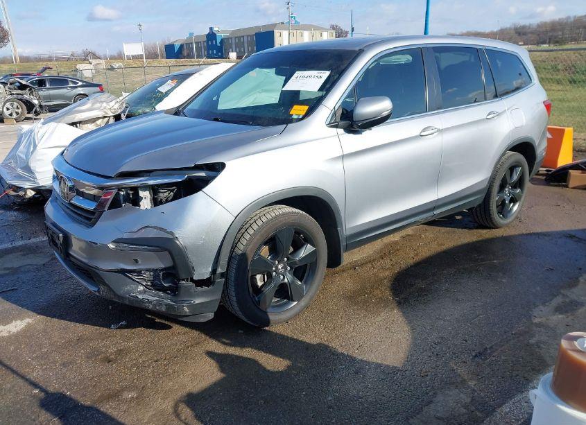 Photo 2 of 2019 Honda Pilot EX-L (VIN 5FNYF6H55KB039370)
