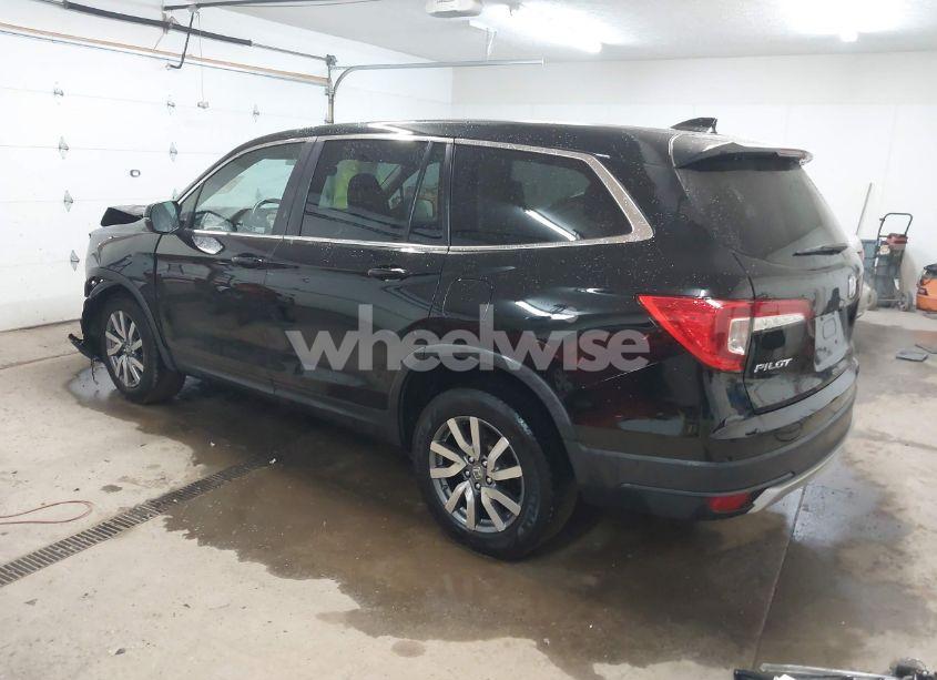 Photo 3 of 2019 Honda Pilot EX-L (VIN 5FNYF6H55KB083790)