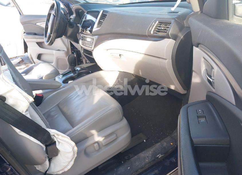 Photo 5 of 2016 Honda Pilot EX-L (VIN 5FNYF6H56GB065502)