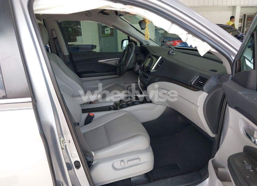 Photo 5 of 2016 Honda Pilot EX-L (VIN 5FNYF6H56GB078007)