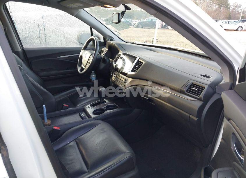 Photo 5 of 2017 Honda Pilot EX-L (VIN 5FNYF6H56HB036860)