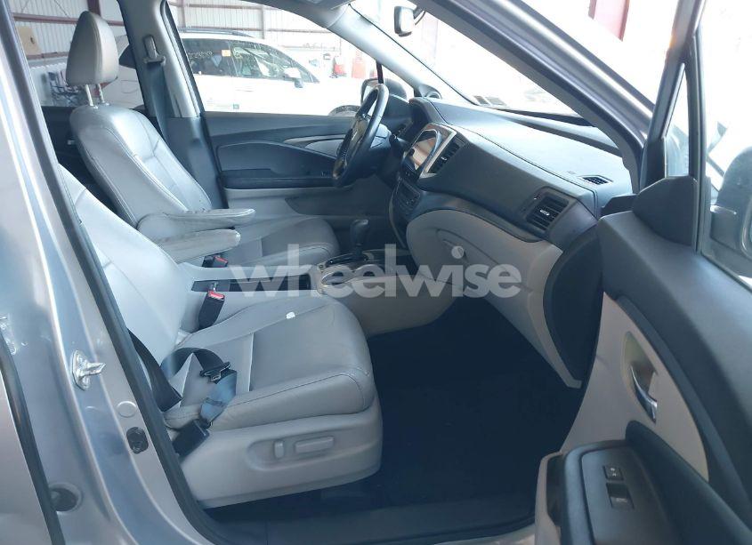 Photo 5 of 2017 Honda Pilot EX-L (VIN 5FNYF6H56HB063329)