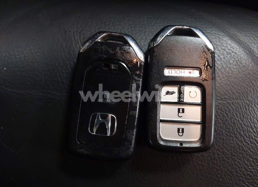 Photo 11 of 2018 Honda Pilot EX-L (VIN 5FNYF6H56JB018817)