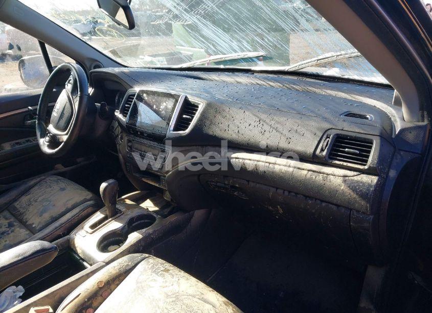 Photo 5 of 2018 Honda Pilot EX-L (VIN 5FNYF6H56JB057973)