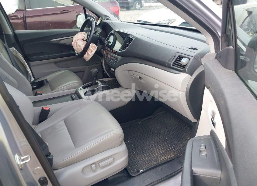 Photo 5 of 2019 Honda Pilot EX-L (VIN 5FNYF6H56KB007530)