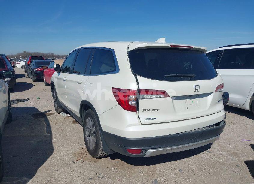 Photo 3 of 2019 Honda Pilot EX-L (VIN 5FNYF6H56KB038745)