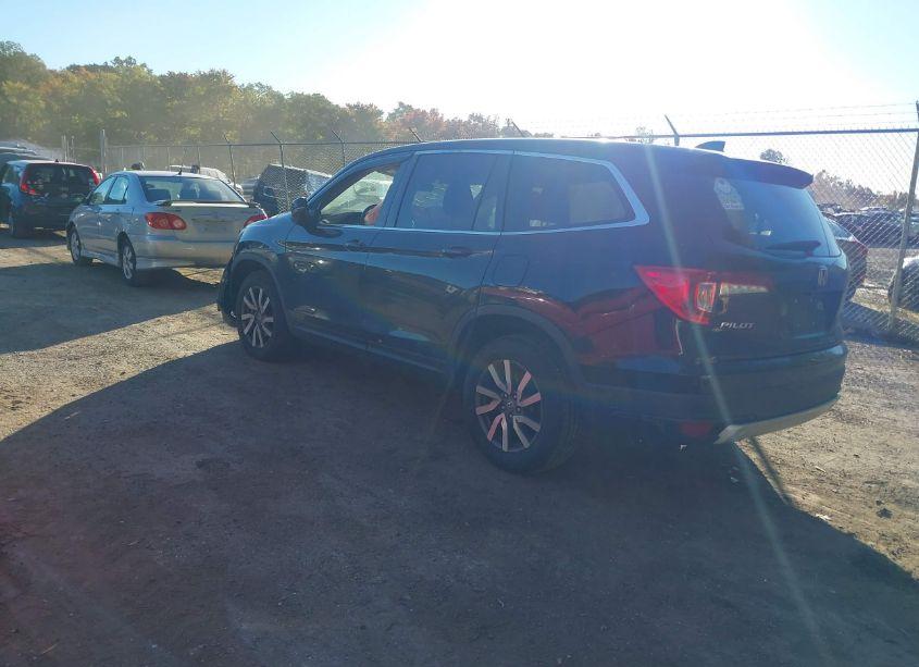 Photo 3 of 2021 Honda Pilot AWD EX-L (VIN 5FNYF6H56MB016568)