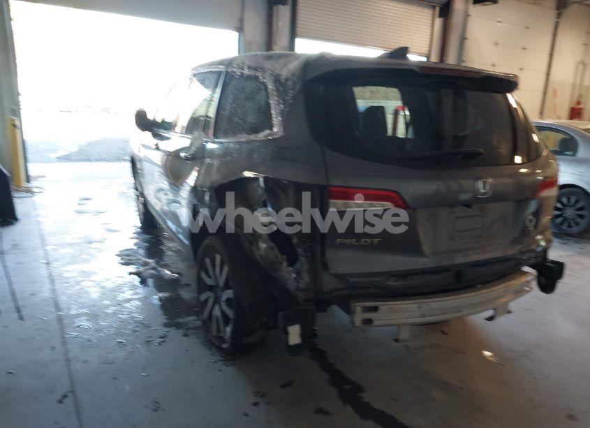 Photo 3 of 2021 Honda Pilot AWD EX-L (VIN 5FNYF6H56MB037761)