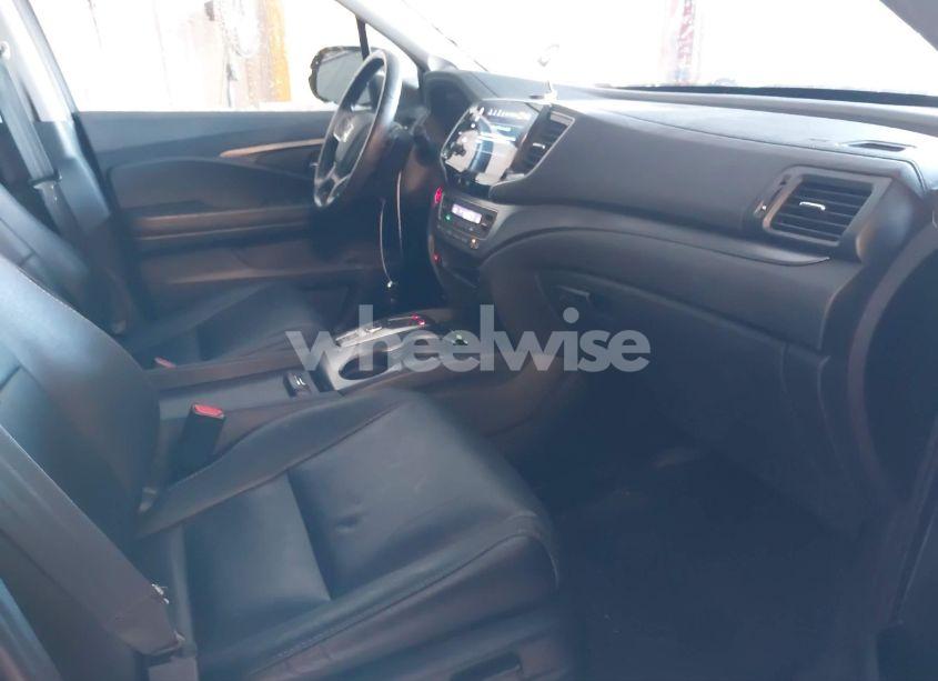 Photo 5 of 2021 Honda Pilot AWD EX-L (VIN 5FNYF6H56MB037761)