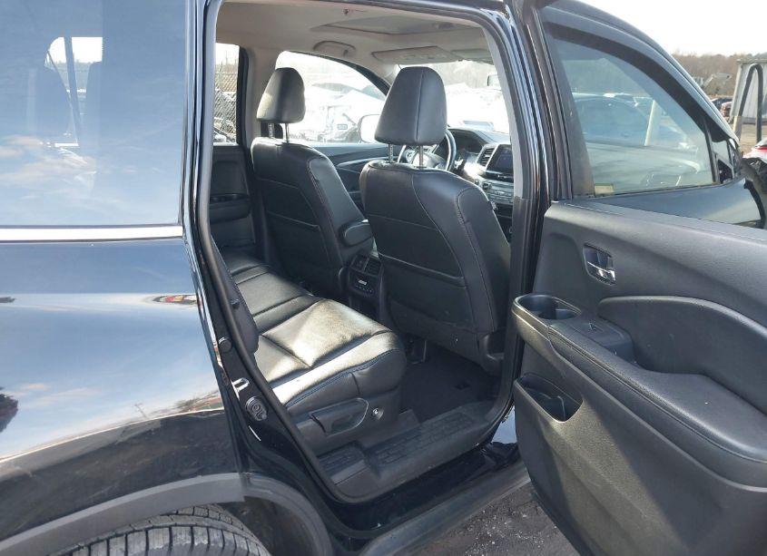 Photo 8 of 2016 Honda Pilot EX-L (VIN 5FNYF6H57GB041791)