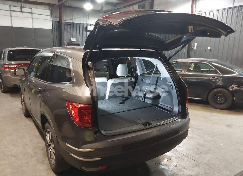 Photo 3 of 2017 Honda Pilot EX-L (VIN 5FNYF6H57HB043056)