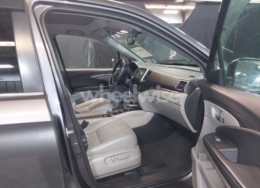 Photo 5 of 2017 Honda Pilot EX-L (VIN 5FNYF6H57HB043056)