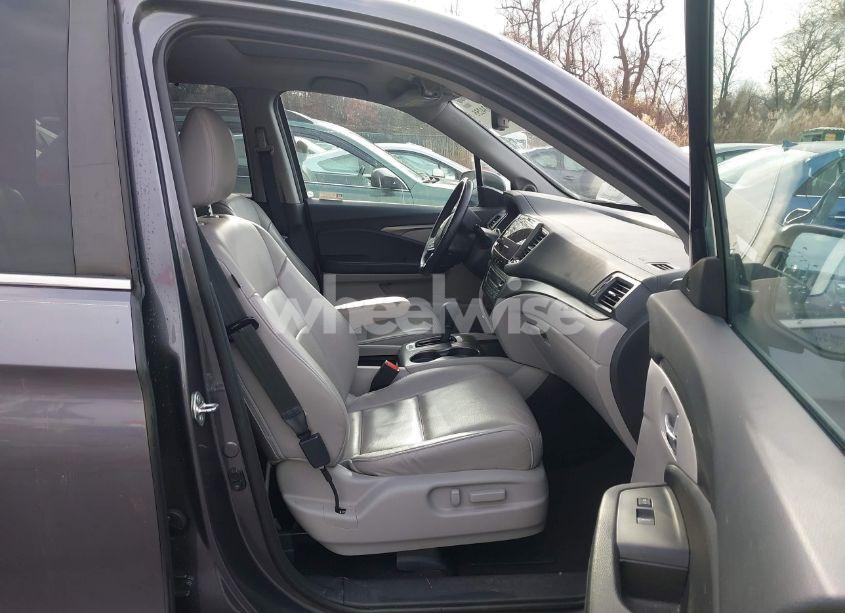 Photo 5 of 2019 Honda Pilot EX-L (VIN 5FNYF6H57KB020335)