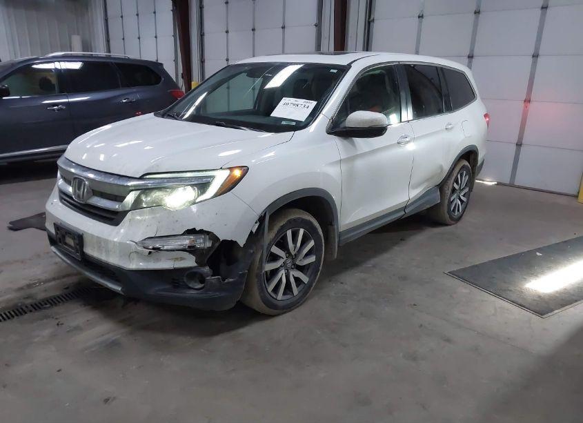 Photo 2 of 2020 Honda Pilot AWD EX-L (VIN 5FNYF6H57LB057435)