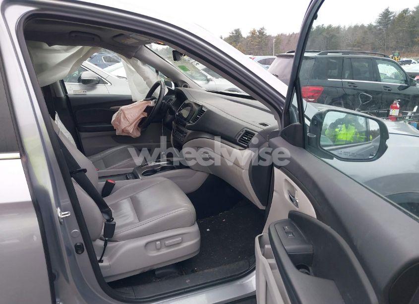 Photo 5 of 2021 Honda Pilot AWD EX-L (VIN 5FNYF6H57MB010259)