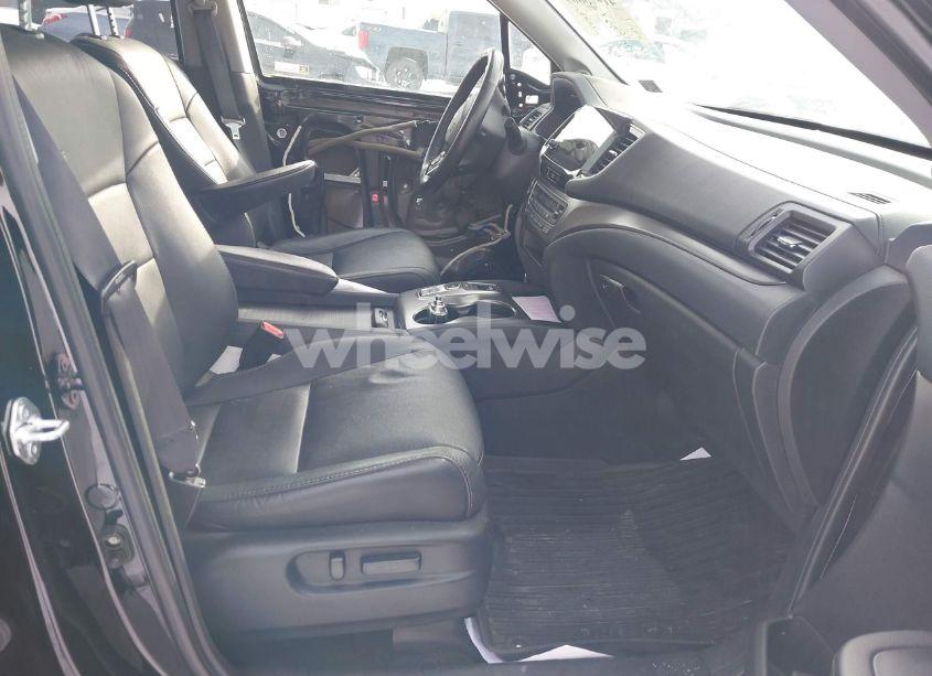 Photo 5 of 2021 Honda Pilot AWD EX-L (VIN 5FNYF6H57MB069800)