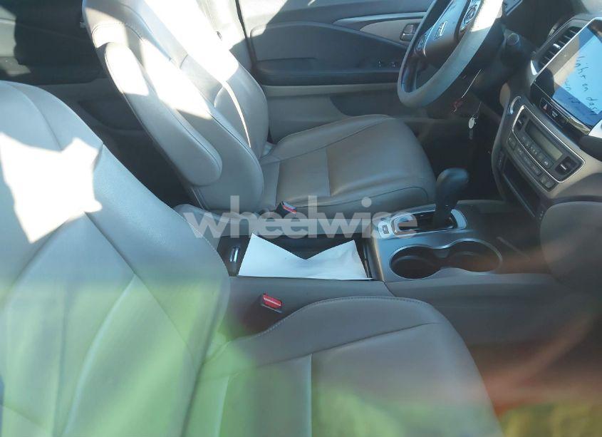 Photo 5 of 2016 Honda Pilot EX-L (VIN 5FNYF6H58GB033358)