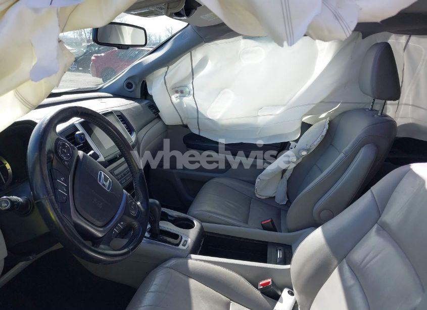 Photo 5 of 2016 Honda Pilot EX-L (VIN 5FNYF6H58GB034252)