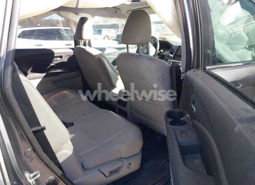 Photo 8 of 2016 Honda Pilot EX-L (VIN 5FNYF6H58GB034252)