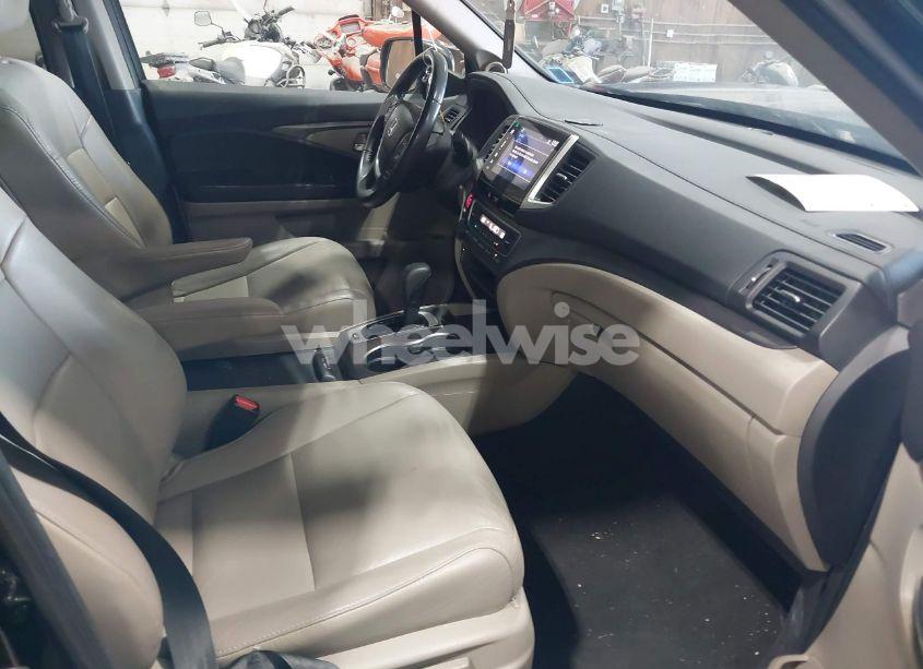 Photo 5 of 2016 Honda Pilot EX-L (VIN 5FNYF6H58GB045476)