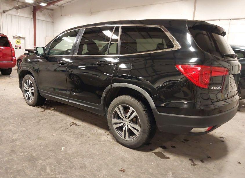 Photo 3 of 2016 Honda Pilot EX-L (VIN 5FNYF6H58GB068675)