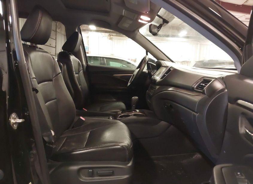 Photo 5 of 2016 Honda Pilot EX-L (VIN 5FNYF6H58GB068675)