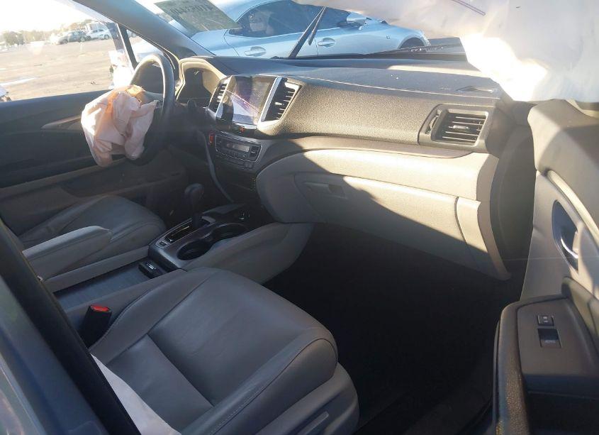 Photo 5 of 2016 Honda Pilot EX-L (VIN 5FNYF6H58GB092748)