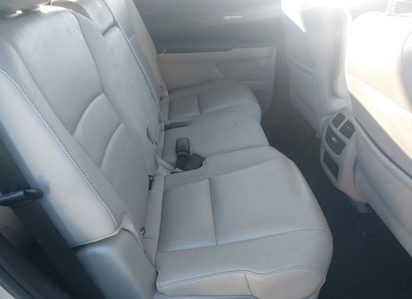 Photo 8 of 2016 Honda Pilot EX-L (VIN 5FNYF6H58GB092748)