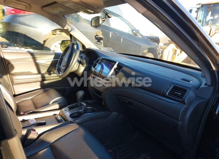 Photo 5 of 2017 Honda Pilot EX-L (VIN 5FNYF6H58HB045933)