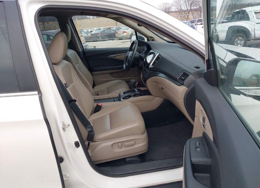 Photo 5 of 2017 Honda Pilot EX-L (VIN 5FNYF6H58HB054826)