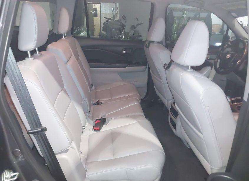 Photo 8 of 2017 Honda Pilot EX-L (VIN 5FNYF6H58HB094209)
