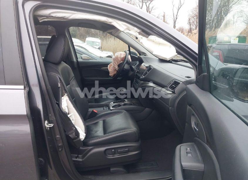 Photo 5 of 2019 Honda Pilot EX-L (VIN 5FNYF6H58KB056857)