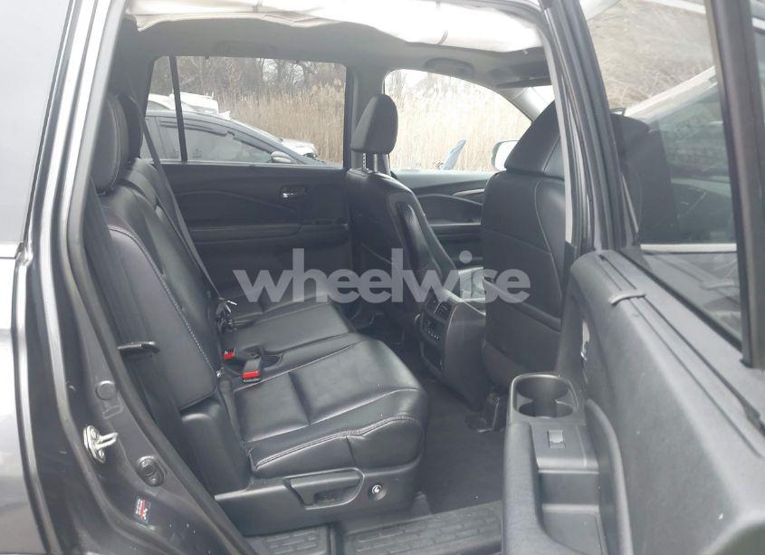 Photo 8 of 2019 Honda Pilot EX-L (VIN 5FNYF6H58KB056857)