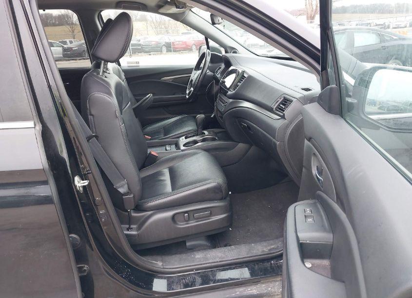 Photo 5 of 2019 Honda Pilot EX-L (VIN 5FNYF6H58KB064781)