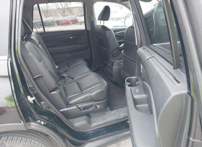 Photo 8 of 2019 Honda Pilot EX-L (VIN 5FNYF6H58KB064781)