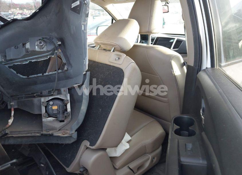 Photo 8 of 2016 Honda Pilot EX-L (VIN 5FNYF6H59GB025365)