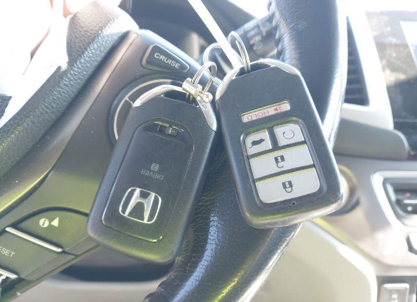 Photo 11 of 2016 Honda Pilot EX-L (VIN 5FNYF6H59GB036477)