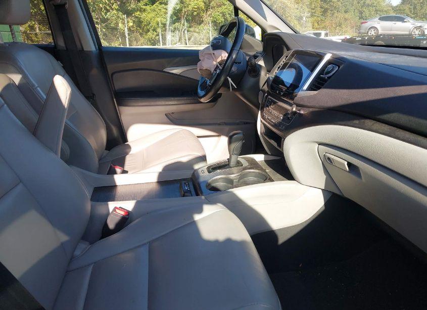 Photo 5 of 2016 Honda Pilot EX-L (VIN 5FNYF6H59GB036477)