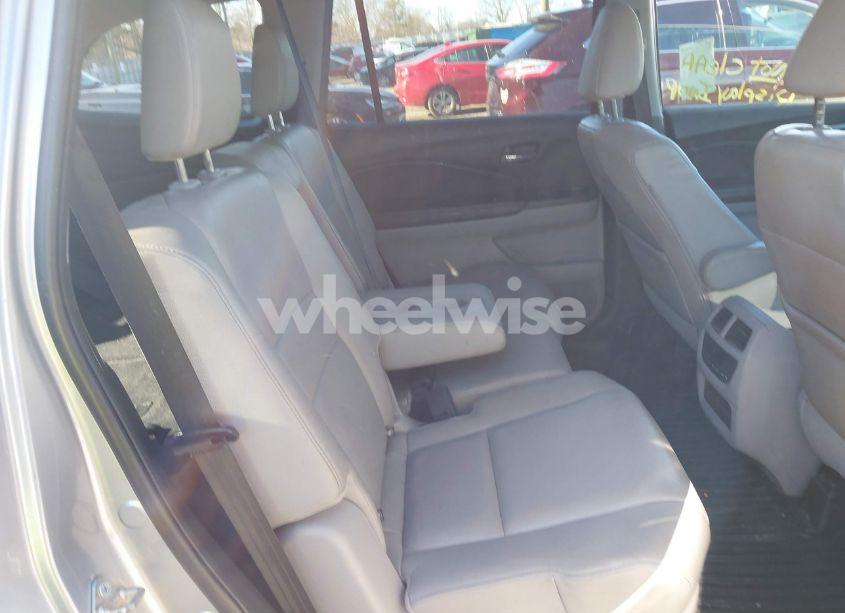 Photo 8 of 2016 Honda Pilot EX-L (VIN 5FNYF6H59GB055871)