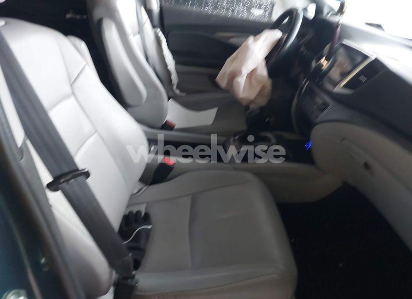 Photo 5 of 2016 Honda Pilot EX-L (VIN 5FNYF6H59GB093374)