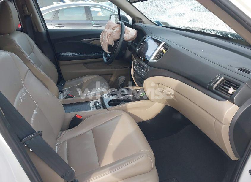 Photo 5 of 2016 Honda Pilot EX-L (VIN 5FNYF6H59GB094203)