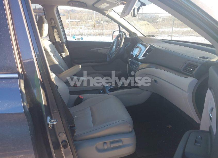 Photo 5 of 2017 Honda Pilot EX-L (VIN 5FNYF6H59HB015260)