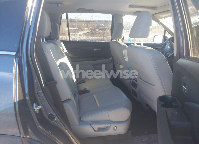 Photo 8 of 2017 Honda Pilot EX-L (VIN 5FNYF6H59HB015260)