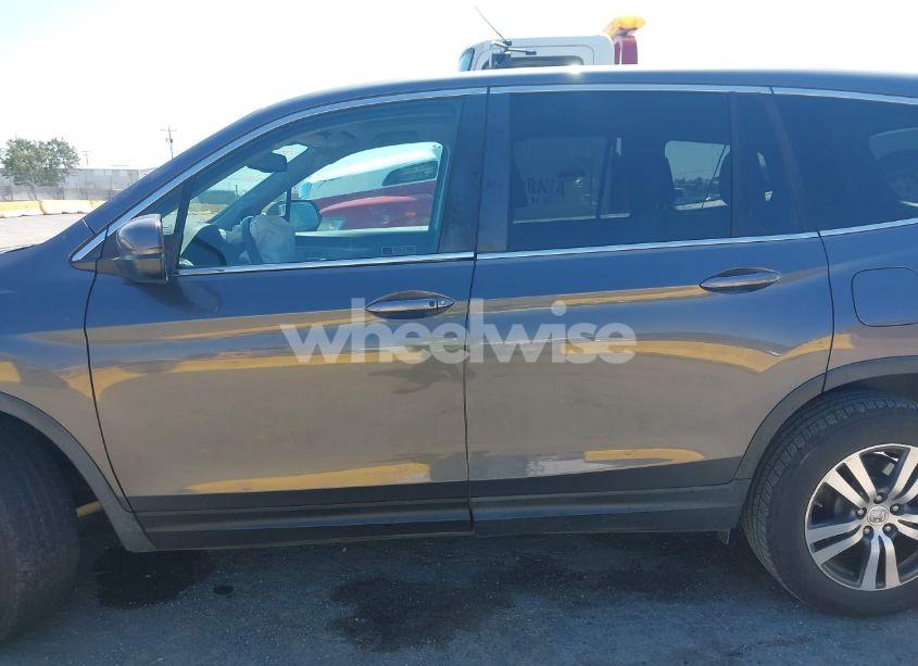 Photo 14 of 2017 Honda Pilot EX-L (VIN 5FNYF6H59HB032480)